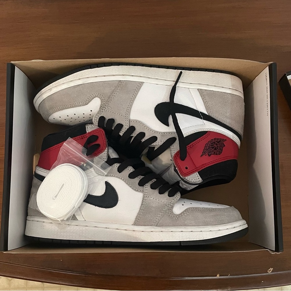 Nike Air Jordan 1 retro high OG smoke gray size 8.5 M